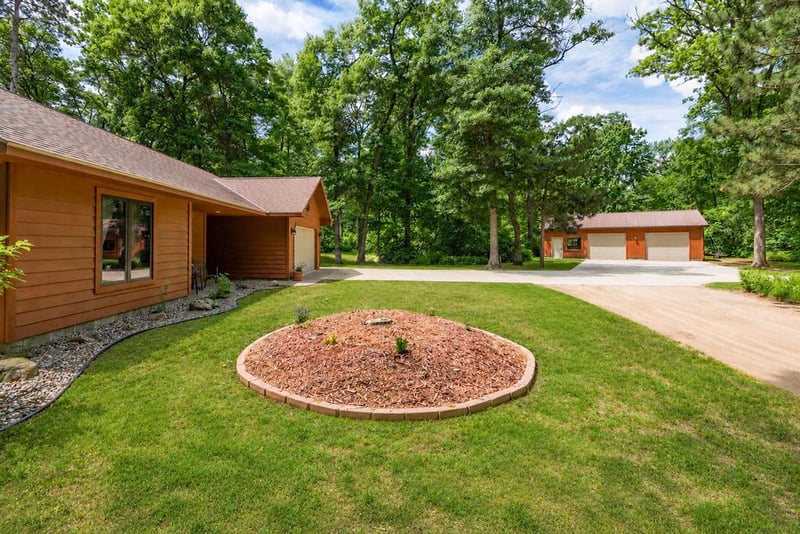 9087 Garden View Rd, Nisswa, MN 56468