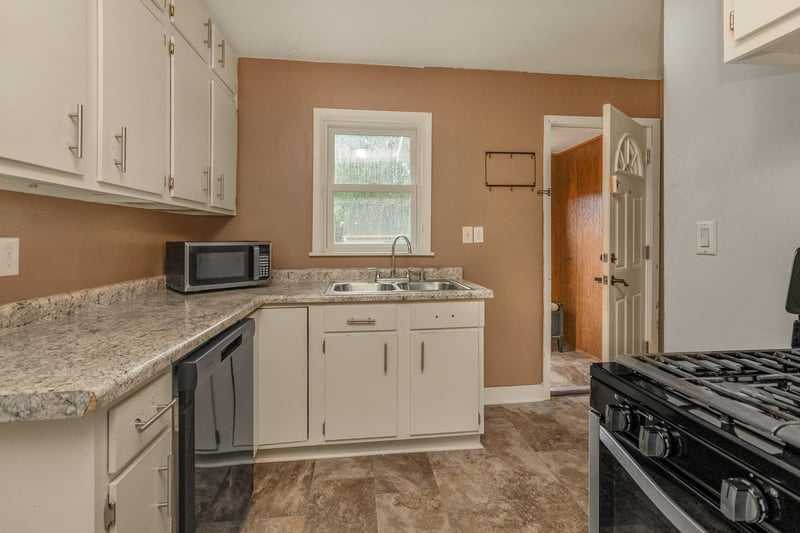 87 Wheelock Pw W, Saint Paul, MN 55117