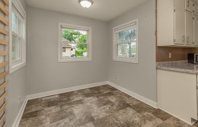 87 Wheelock Pw W, Saint Paul, MN 55117