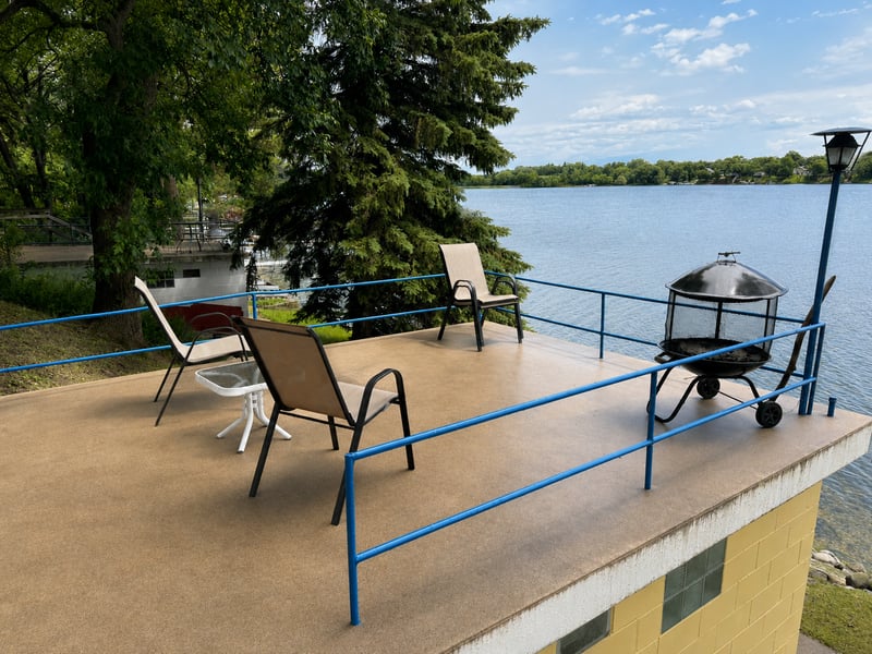 21 N Beaver Lake Rd, New Richland, MN 56072