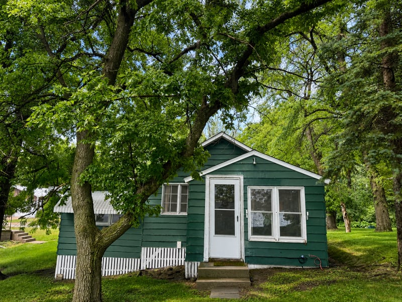 21 N Beaver Lake Rd, New Richland, MN 56072