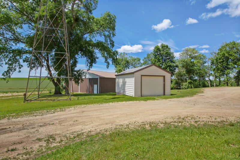 21500 Hayward Ave, Faribault, MN 55021