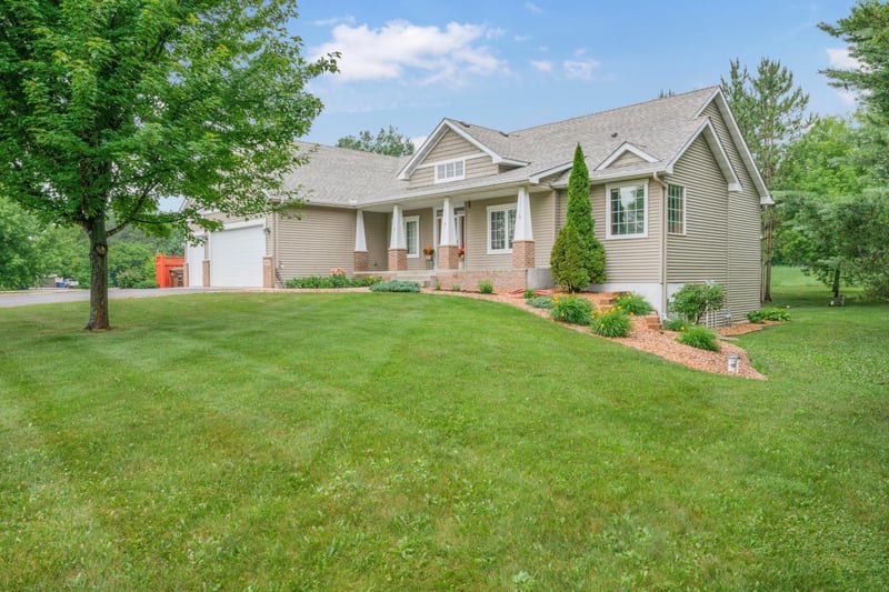 15004 Cherokee Dr N, Rogers, MN 55374