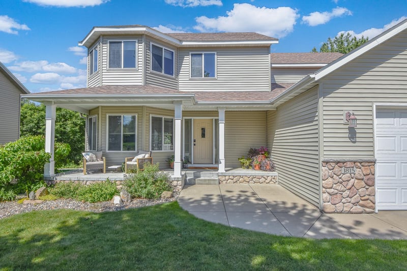 1815 Star Dr, Sauk Rapids, MN 56379