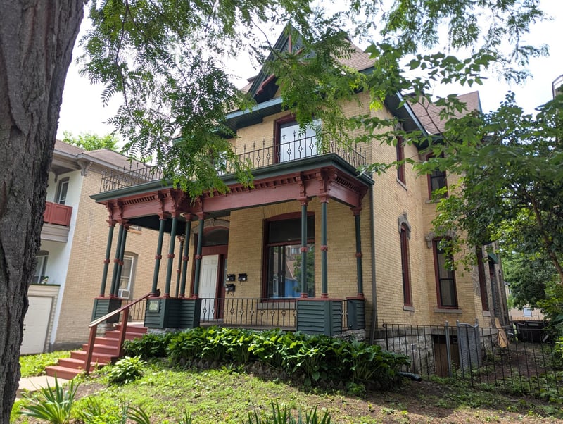 2106 Elliot Ave, Minneapolis, MN 55404