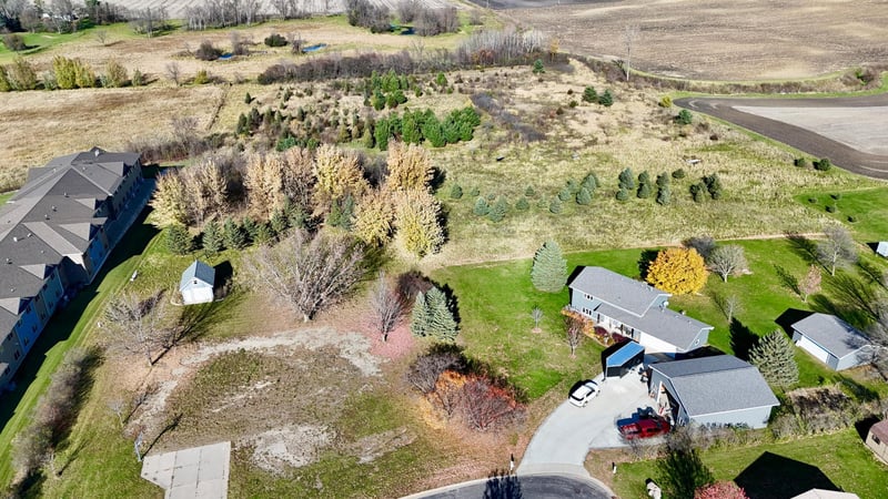 400 Luella St, Watkins, MN 55389