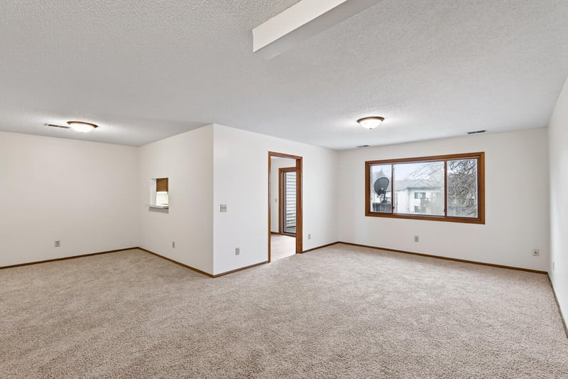 20 94th Cir NW #203NW, Coon Rapids, MN 55448