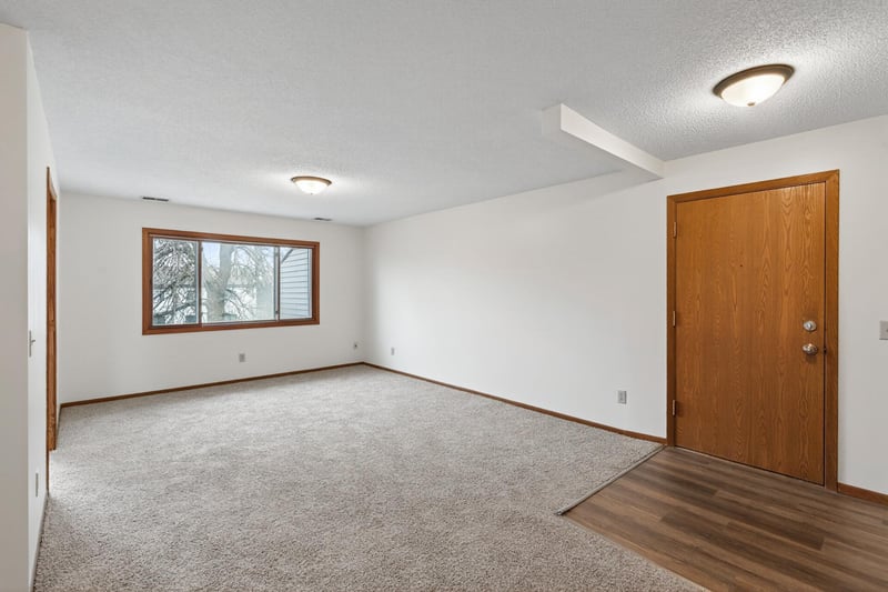 20 94th Cir NW #203NW, Coon Rapids, MN 55448