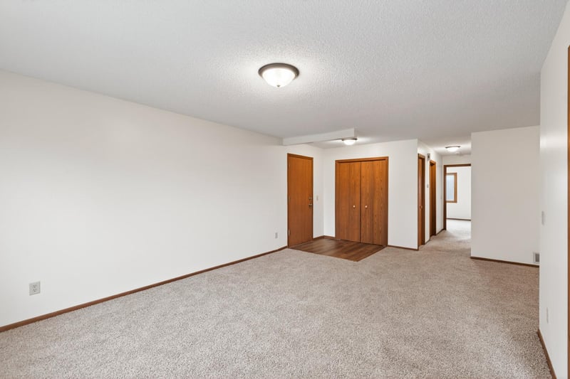 20 94th Cir NW #203NW, Coon Rapids, MN 55448