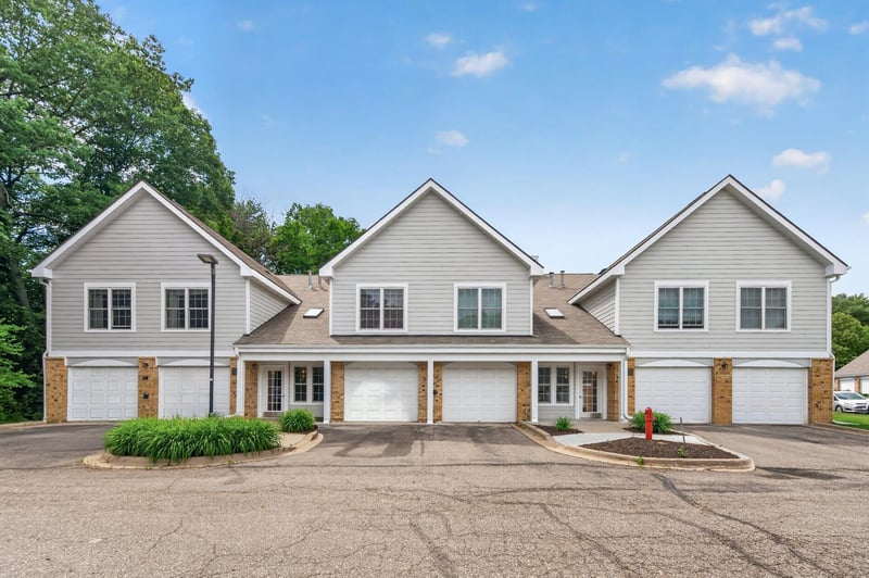 6167 Chasewood Pw #202, Minnetonka, MN 55343