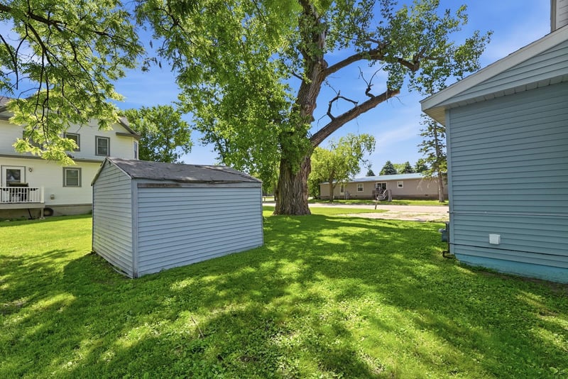 909 14th St S, Benson, MN 56215