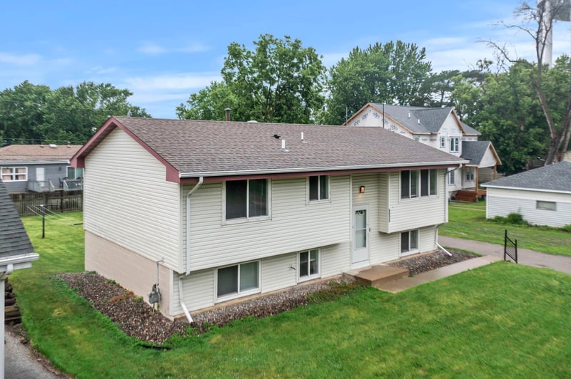6835 Colfax Ave N, Brooklyn Center, MN 55430