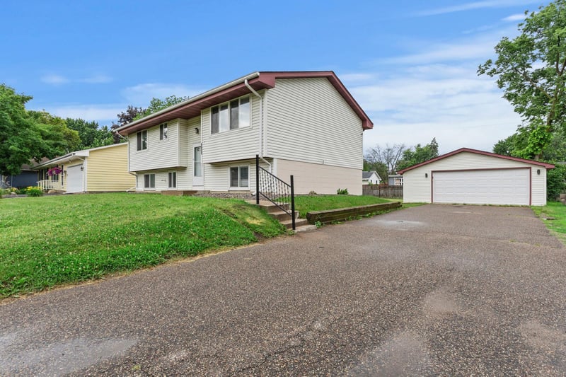 6835 Colfax Ave N, Brooklyn Center, MN 55430