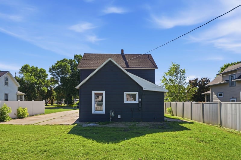 406 12th St S, Benson, MN 56215