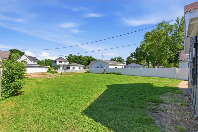 406 12th St S, Benson, MN 56215