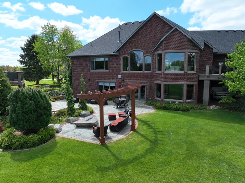 12605 Island View Cir, Rogers, MN 55374