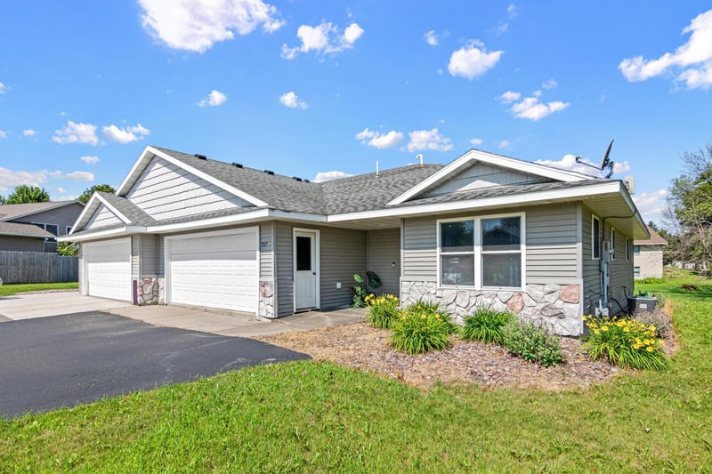 937 Anika Ct, Ellsworth, WI 54011