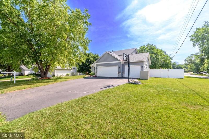 1521 Earle Way, Burnsville, MN 55306