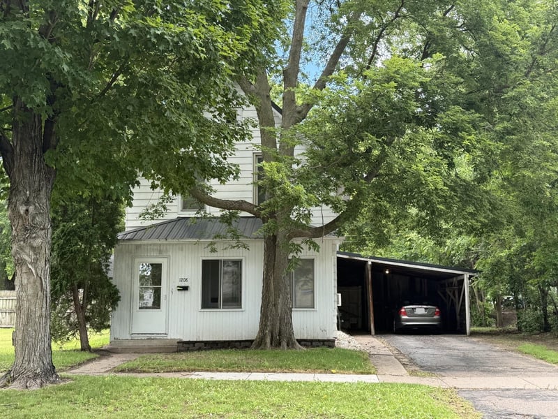 1208 7th St E, Menomonie, WI 54751