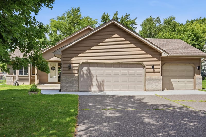 535 Hawthorn Rd, Lino Lakes, MN 55014