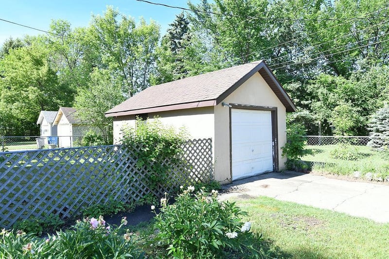 901 5th St S, Moorhead, MN 56560