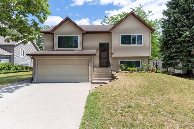 2858 26th Street Cir S, Moorhead, MN 56560