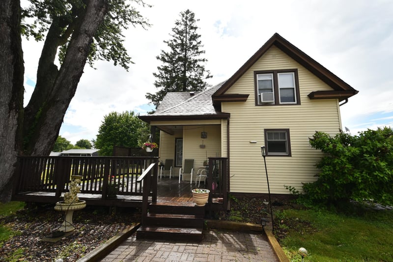 501 1st Ave SE, Pine Island, MN 55963