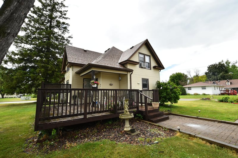 501 1st Ave SE, Pine Island, MN 55963