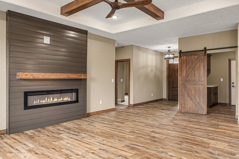 1507 Buffalo Ridge Dr, Luverne, MN 56156