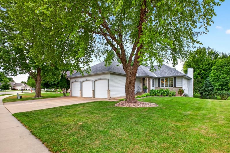 3421 Birchwood Ln SW, Rochester, MN 55902