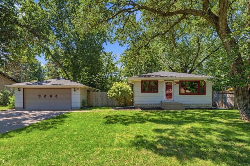 2808 Laport Dr, Mounds View, MN 55112