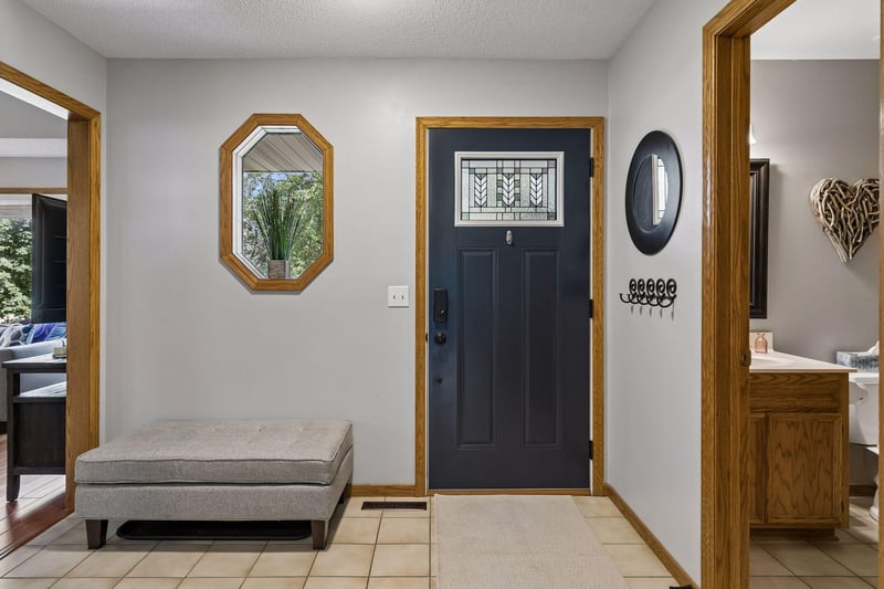 12904 Essex Way, Apple Valley, MN 55124