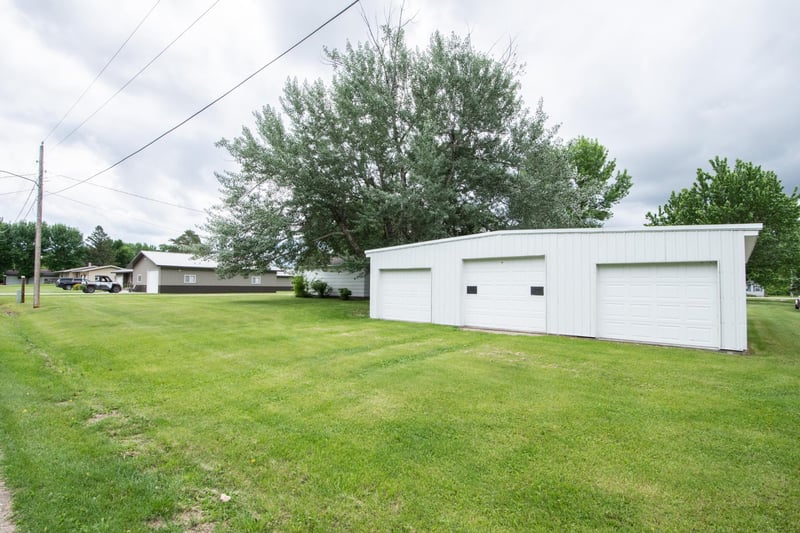 204 3rd Ave E, Gary, MN 56545