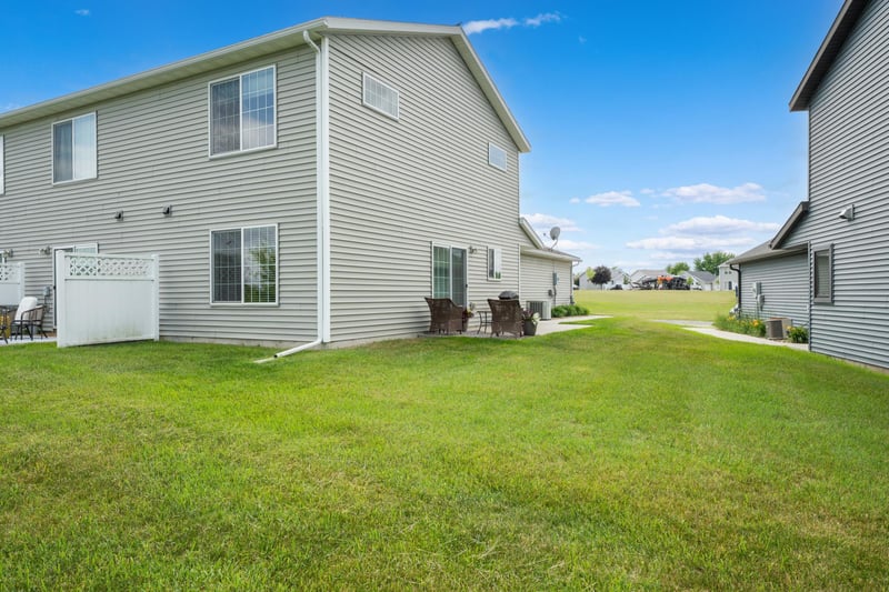 519 Pointe Ct SW, Rochester, MN 55902