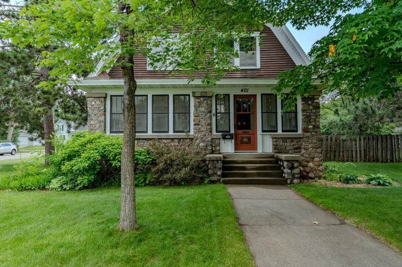 401 3rd St SE, Little Falls, MN 56345