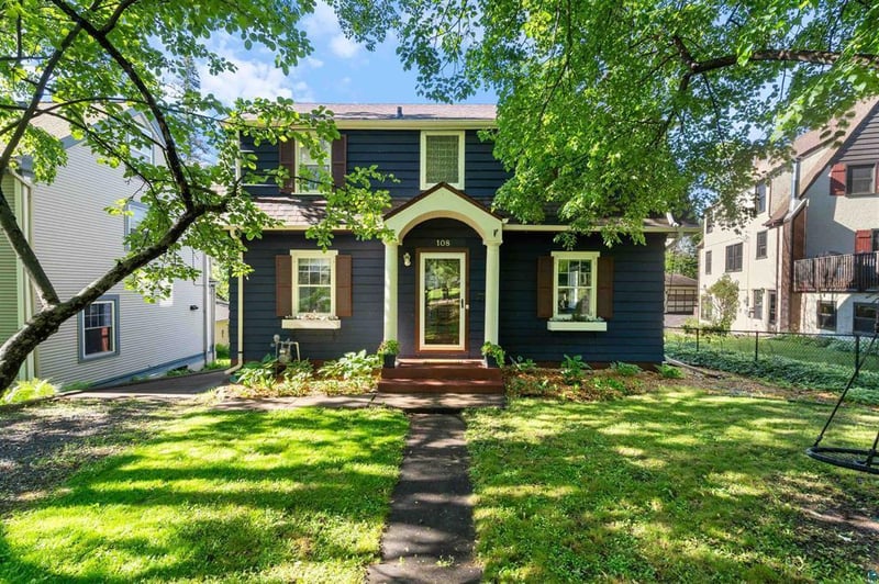 108 Greenwood Ln, Duluth, MN 55803