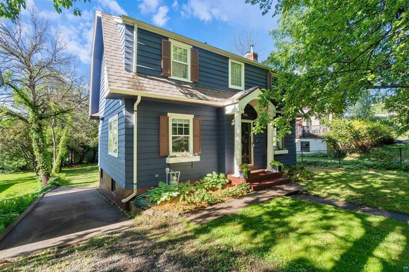 108 Greenwood Ln, Duluth, MN 55803