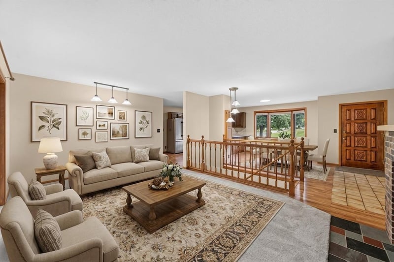 7712 Riverdale Dr N, Brooklyn Park, MN 55444