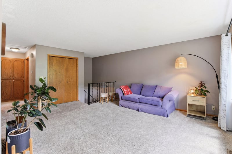 17627 Ionia Ct, Lakeville, MN 55044