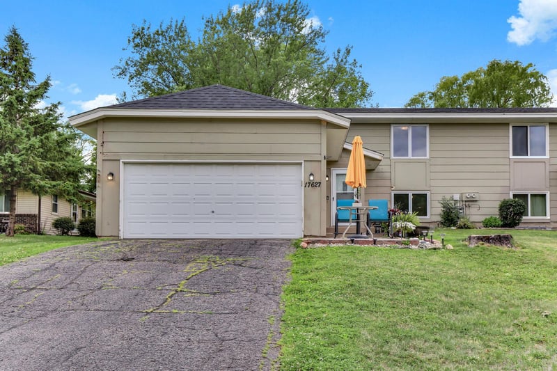 17627 Ionia Ct, Lakeville, MN 55044
