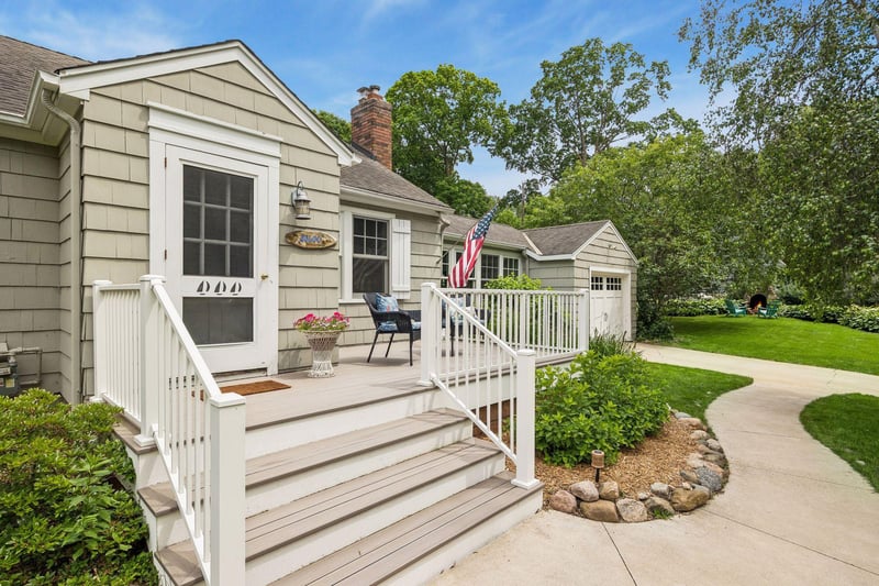 20600 Carson Rd, Deephaven, MN 55331