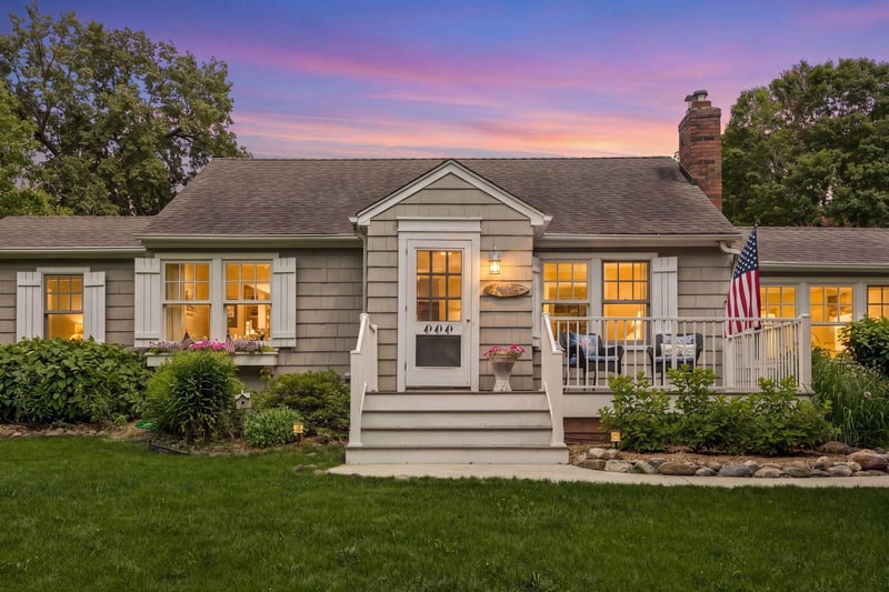 20600 Carson Rd, Deephaven, MN 55331