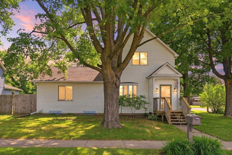 180 S Plum St, Ellsworth, WI 54011