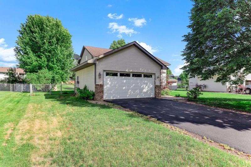25719 Freeport Ave, Wyoming, MN 55092