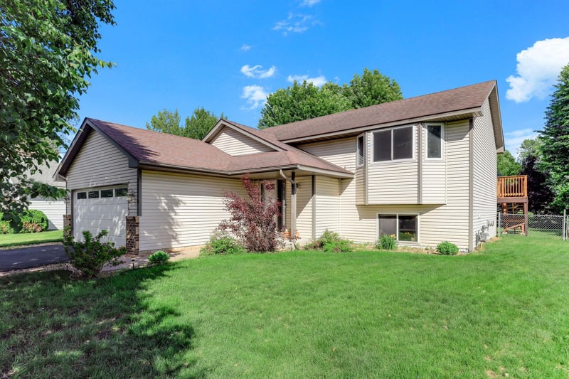 25719 Freeport Ave, Wyoming, MN 55092