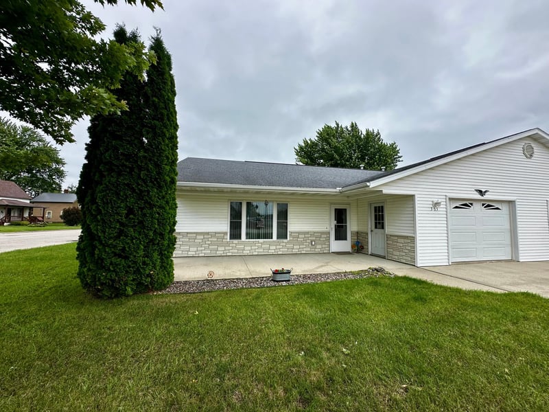 305 E Fillmore, Mabel, MN 55954