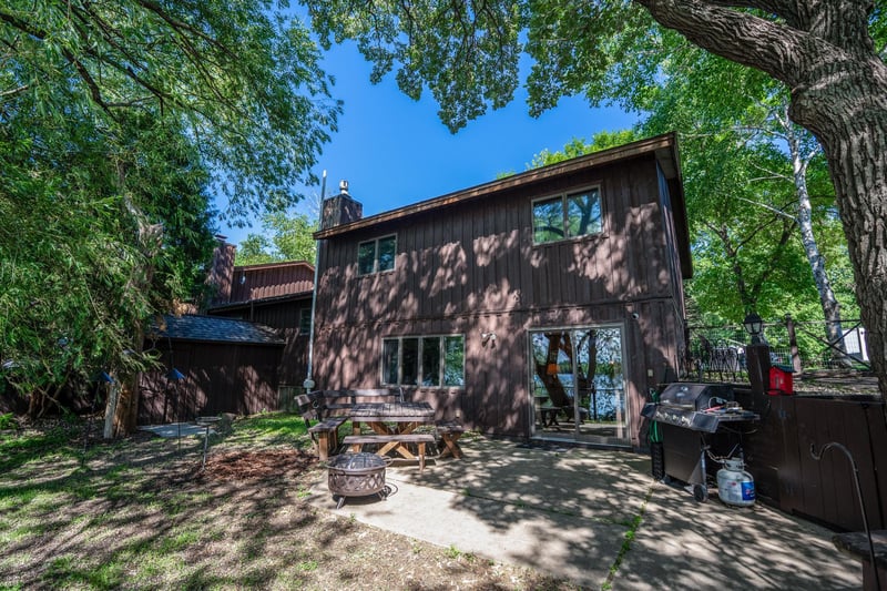 733 11th St NW, Willmar, MN 56201