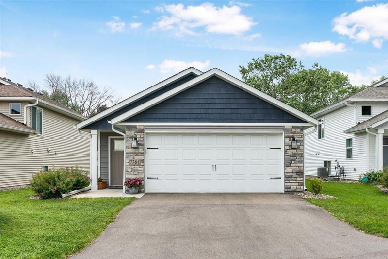 7381 Degrio Way, Inver Grove Heights, MN 55076