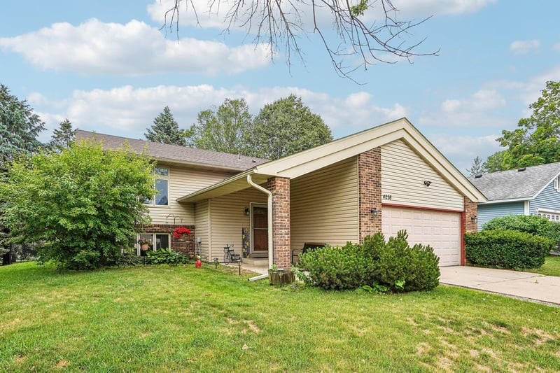 4258 Valley Forge Pl, Eagan, MN 55123