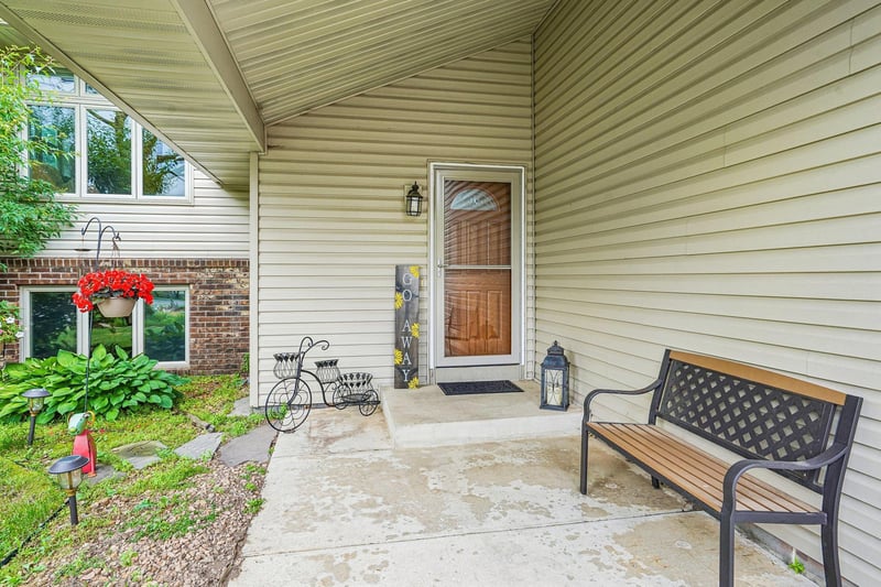 4258 Valley Forge Pl, Eagan, MN 55123